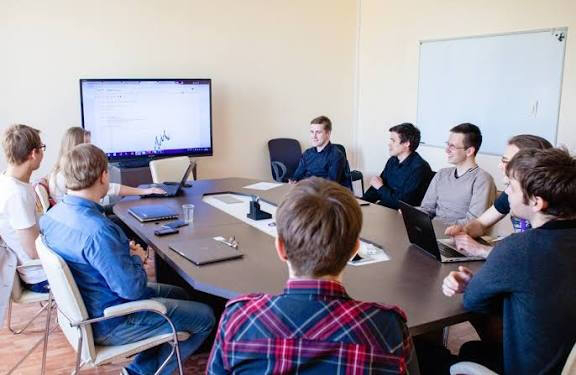top-tier software studios experienced in building AI-integrated financial platforms.
